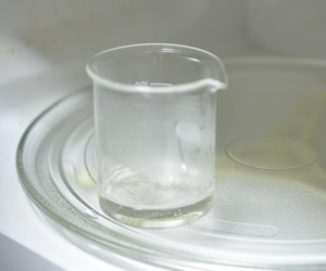 気を付けて取り出す